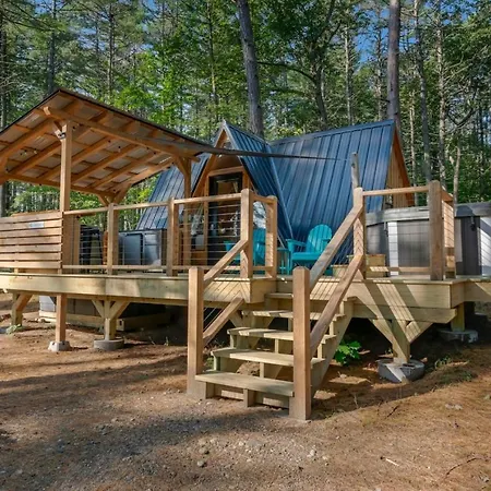 A Cozy A-Frame Escape With Hot Tub Vila